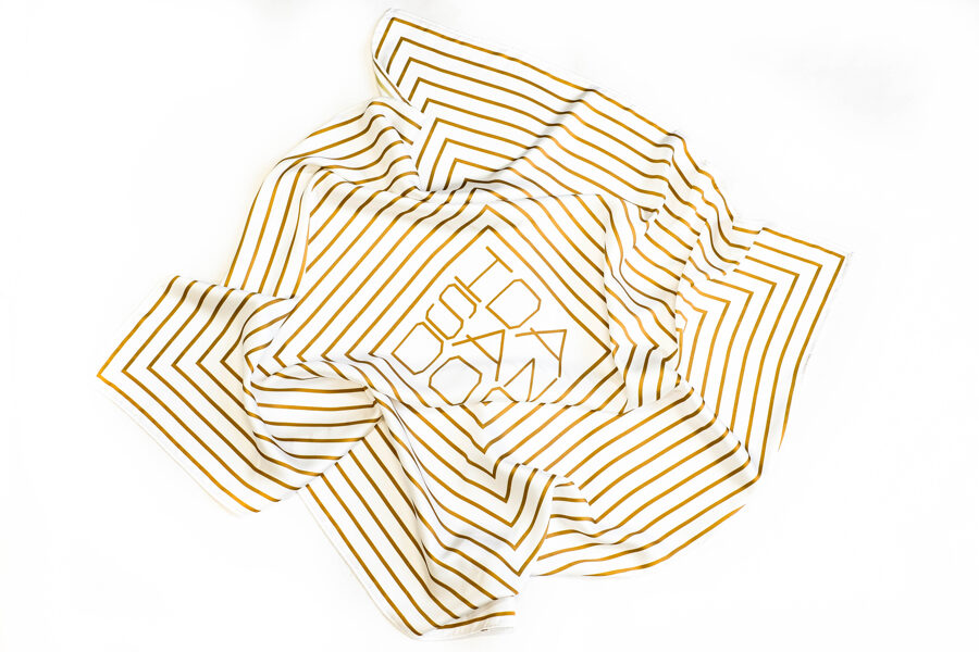 Biela so zlatým logom 78x78 cm